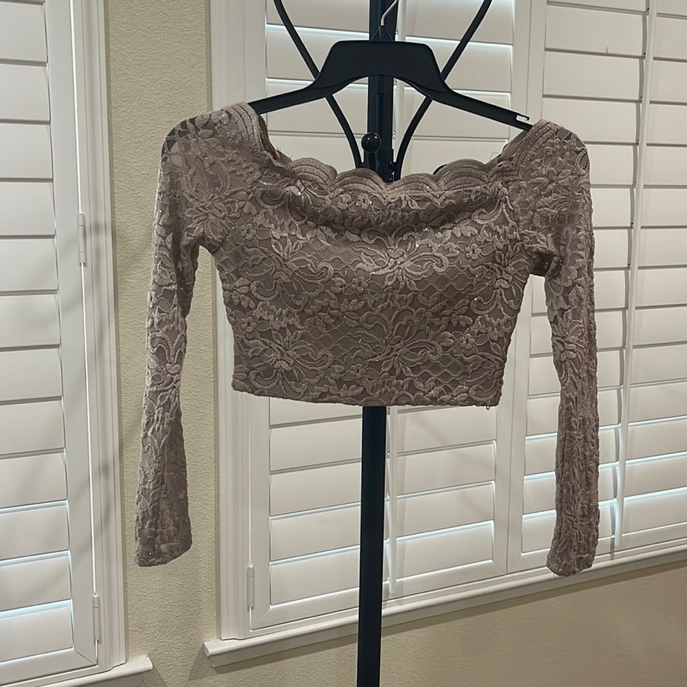 Cropped floral lace top